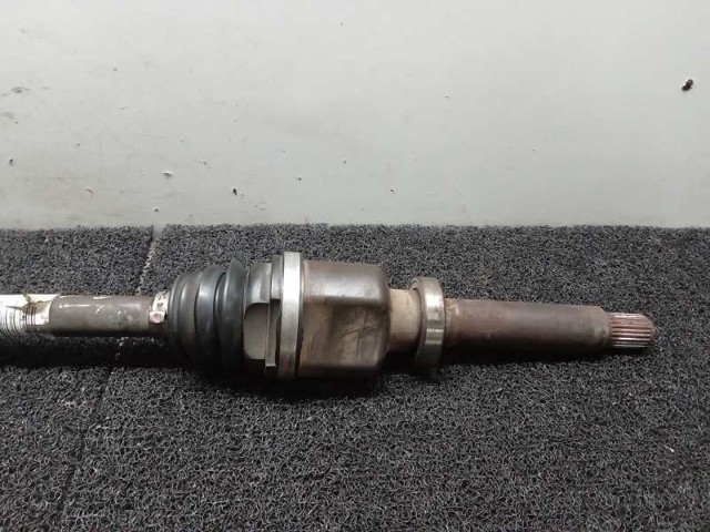 8200261838 RENAULT Полуось (привод) передняя правая купить в Львов