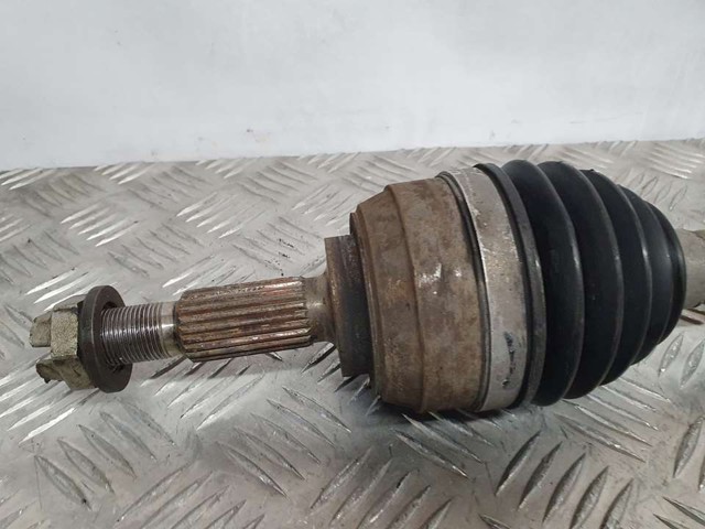 RENAULT 8200261841 Полуось (привод) передняя правая в наличии Тернополь