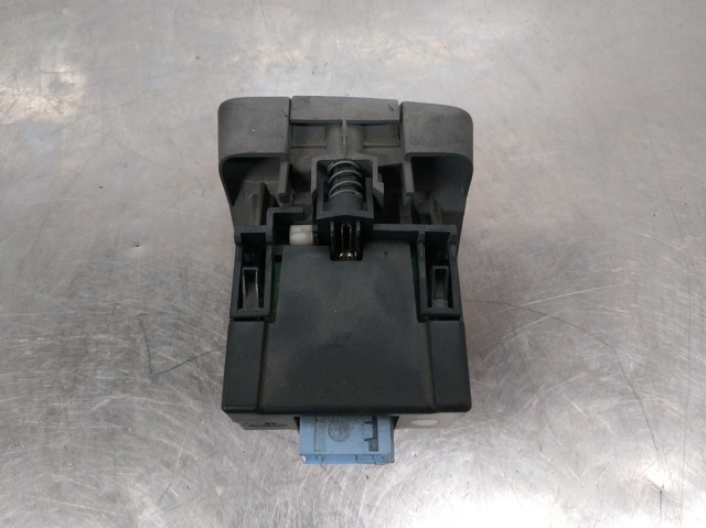 RENAULT 8200270265 Ручка освобождения ручного (стояночного) тормоза в наличии Ирпень