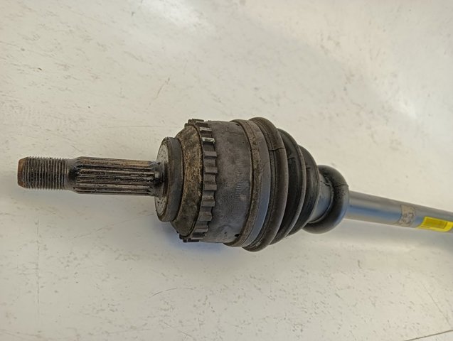 8200274161 RENAULT Полуось (привод) передняя правая купить в Запорожье