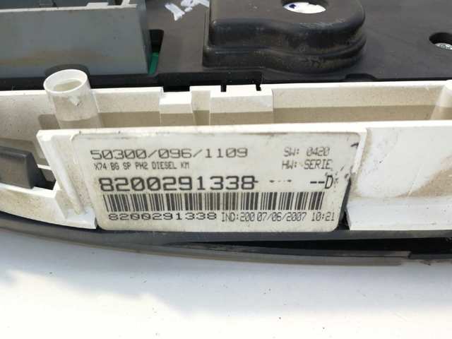 RENAULT 8200291338 Приборная доска (щиток приборов) в наличии Черновцы