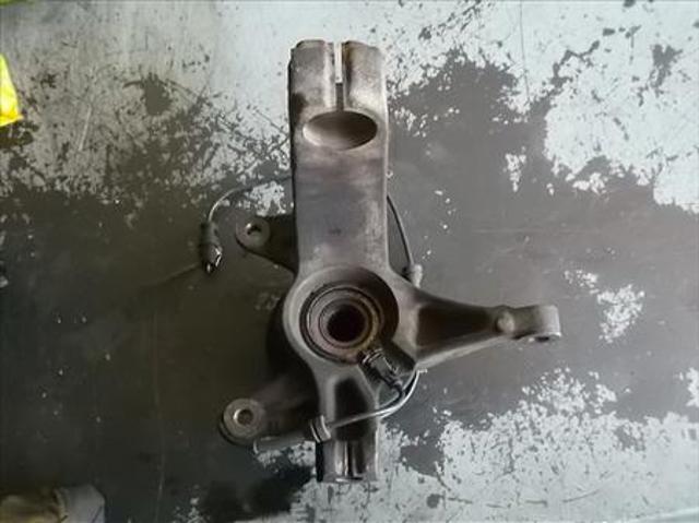 8200297032 RENAULT Цапфа (поворотный кулак) передний правый купить в Кривой Рог