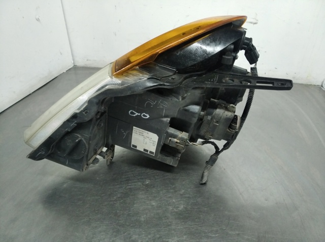 8200301831 RENAULT Правая фара купить в Ужгород