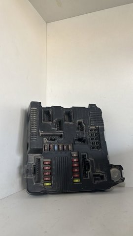 RENAULT 8200306033B Блок предохранителей в наличии Черновцы