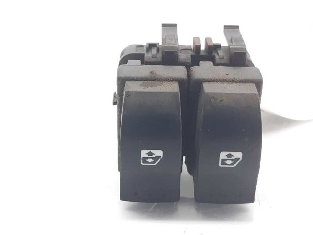 RENAULT 8200315033 Кнопочный блок управления стеклоподъемником передний левый в наличии Сумы