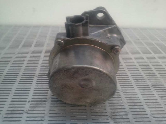 Depressor de freio / bomba de vácuo para Renault Clio II (bb_,bb_) (2004-...) 1.5 dCi K9KB702 8200327149
