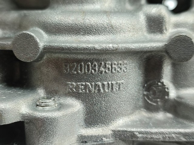 RENAULT 8200345633 Насос масляный в наличии Украина