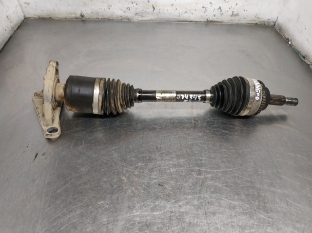 Semieixo (acionador) dianteiro direito 8200362064 RENAULT