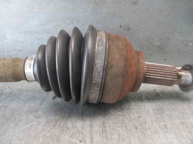 Semieixo (acionador) dianteiro esquerdo 8200381115 Renault (RVI)