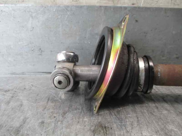 Semieixo (acionador) dianteiro esquerdo 8200381115 Renault (RVI)