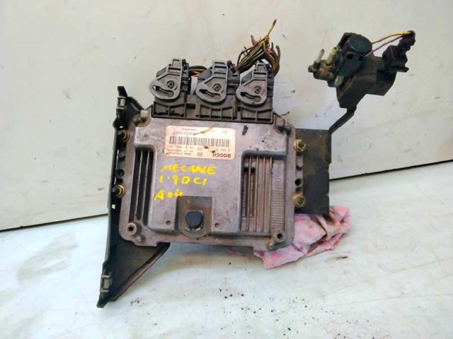 RENAULT 8200386508 Блок управления двигателем в наличии Киев