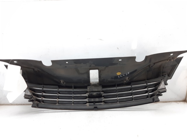 RENAULT 8200390126 Решетка радиатора в наличии Хмельницкий