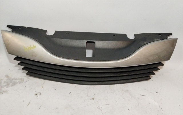 8200390126 RENAULT Решетка радиатора купить в Николаев