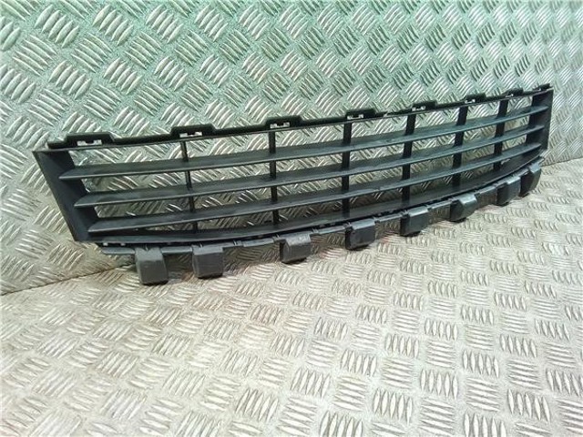 RENAULT 8200412379 Решетка бампера переднего в наличии Сумы