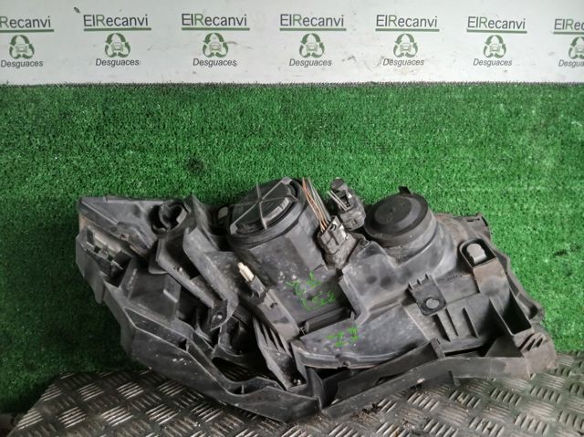RENAULT 8200412741 Левая фара в наличии Львов