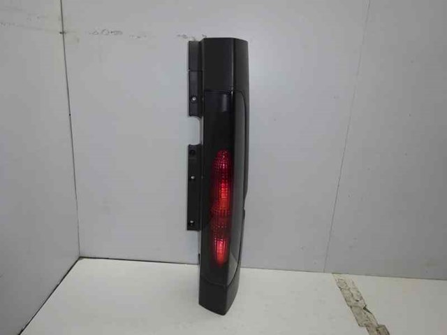 Lanterna traseira direita para Nissan Primastar Van (x83) (2002-...) 8200415251