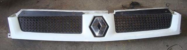 Grelha do radiador 8200426365 RENAULT