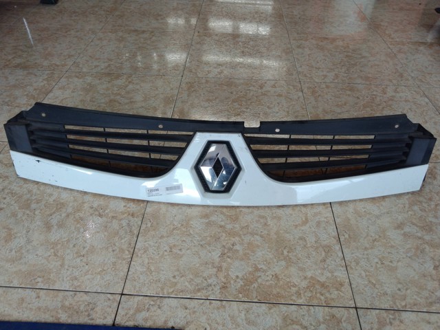 Grelha do radiador 8200426365 RENAULT