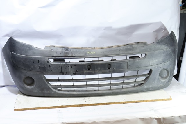 RENAULT 8200436678 Передний бампер в наличии Ужгород
