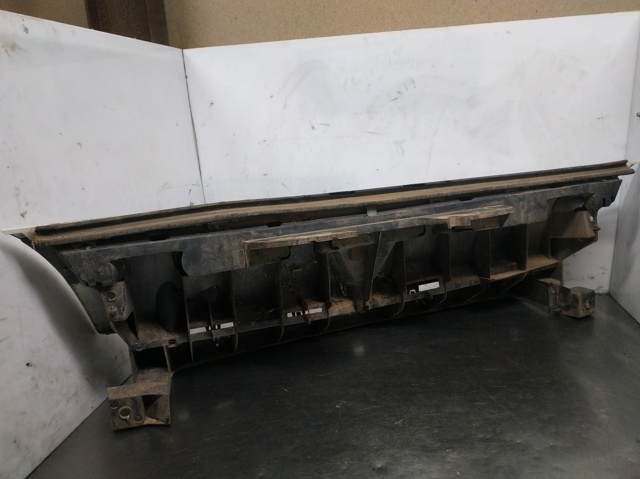 8200436706 RENAULT Кронштейн решетки радиатора купить в Киев