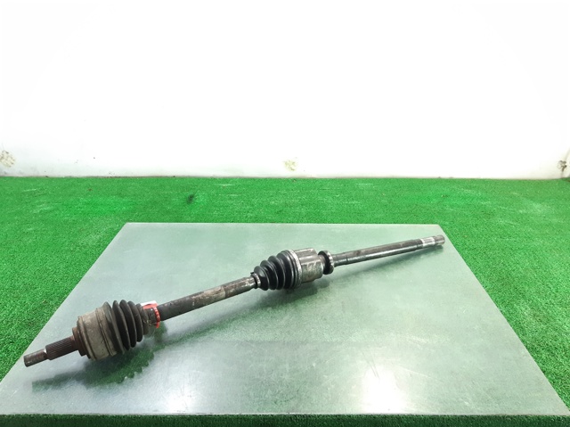 8200436823 RENAULT Полуось (привод) передняя правая купить в Чернигов