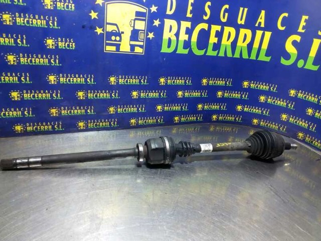 8200439891 RENAULT Полуось (привод) передняя правая купить в Ирпень