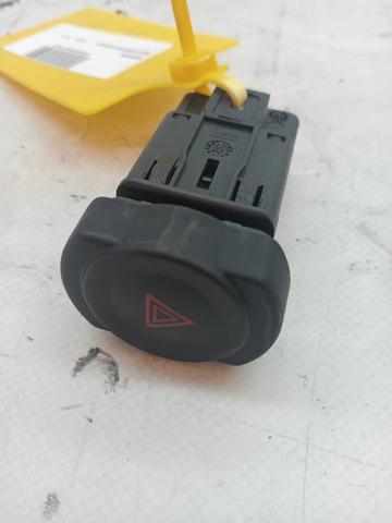 RENAULT 8200446717 Кнопка включения аварийного сигнала в наличии Киев