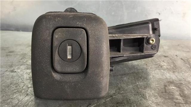 RENAULT 8200447266 Кнопка привода замка крышки багажника (двери 3/5-й (ляды) в наличии Украина