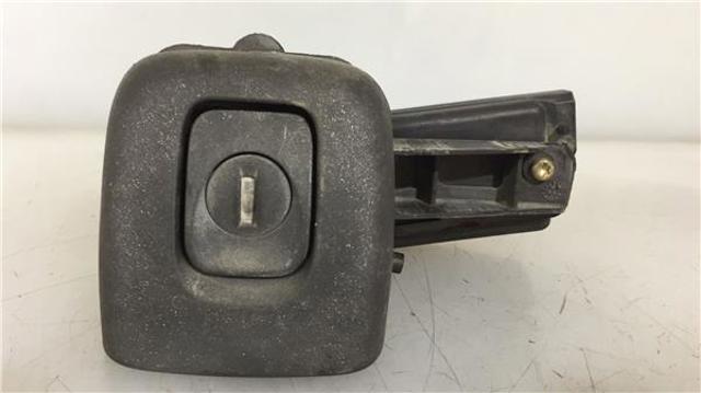 8200447266 RENAULT Кнопка привода замка багажника купить в Хмельницкий