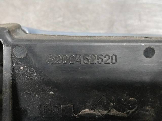 RENAULT 8200452520 Держатель наружной ручки двери передней правой в наличии Черновцы