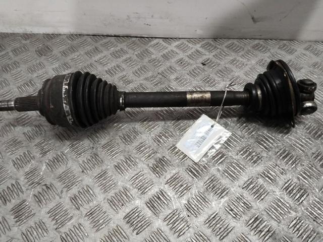 Semieixo (acionador) dianteiro esquerdo 8200467679 RENAULT