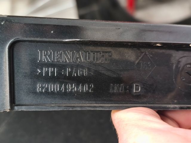 RENAULT 8200495402 Крыло переднее левое в наличии Чернигов