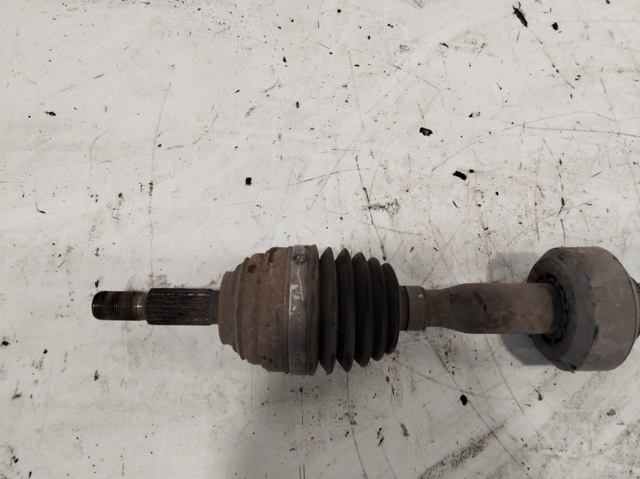 RENAULT 8200499306 Полуось (привод) передняя правая в наличии Ровно