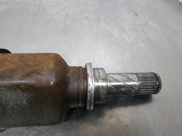 RENAULT 8200511225 Полуось (привод) передняя правая в наличии Львов