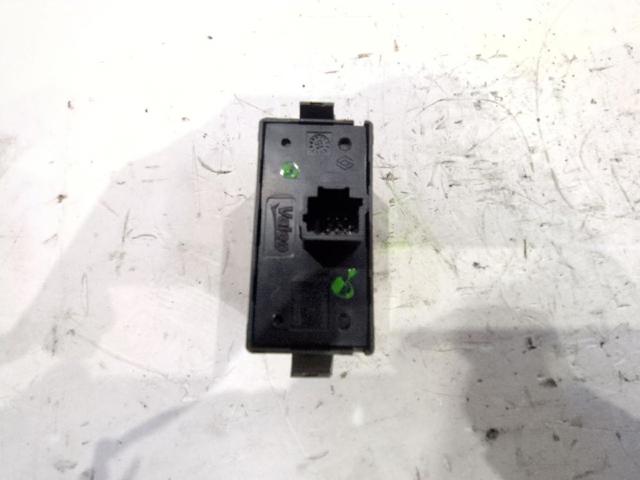 RENAULT 8200523299 Кнопка включения аварийного сигнала в наличии Чернигов