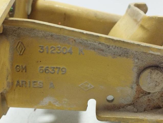 8200527428 RENAULT Петля двери задней (распашной)  купить в Днепр