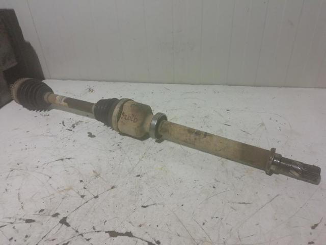 Semieixo (acionador) dianteiro direito 8200538738 RENAULT