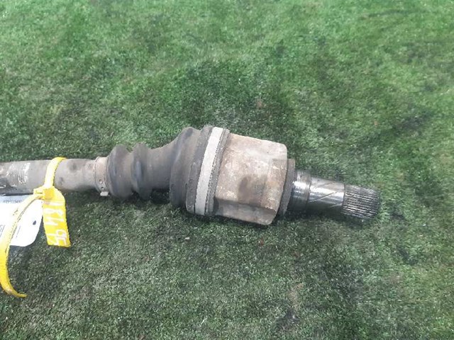 8200575489 RENAULT Полуось (привод) передняя левая купить в Львов
