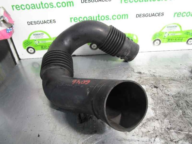 Mangueira (cano derivado) direita de intercooler 8200582483 Renault (RVI)