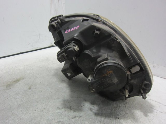 8200589033 RENAULT Правая фара купить в Черкассы