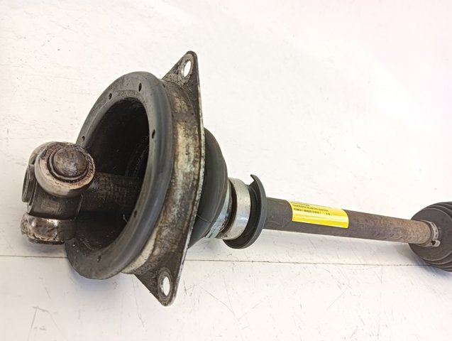 RENAULT 8200597305 Полуось (привод) передняя левая в наличии Украина