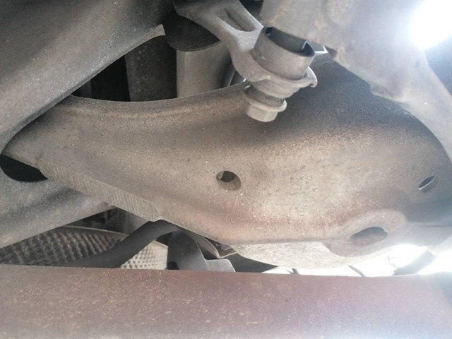 Braço oscilante inferior esquerdo de suspensão traseira/direita 8200602623 Renault (RVI)
