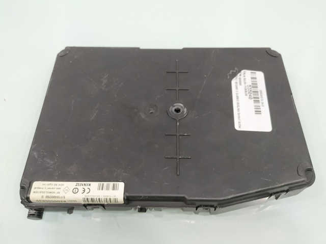 RENAULT 8200606830 Блок предохранителей в наличии Черновцы