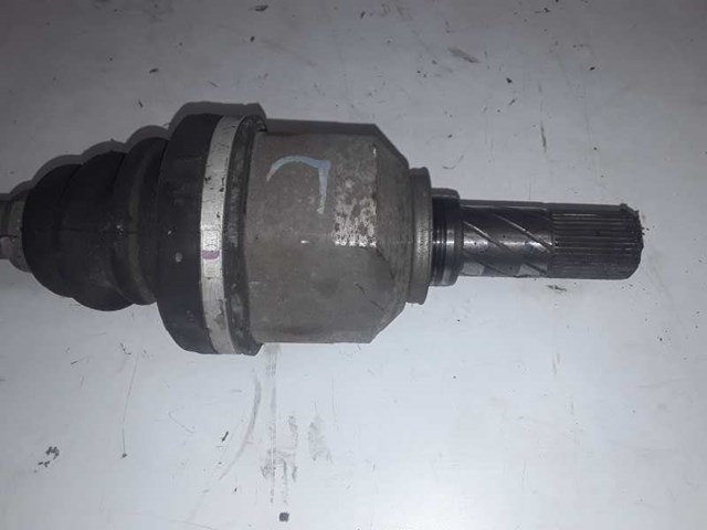RENAULT 8200618182 Левая полуось в наличии Черкассы