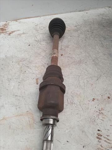 RENAULT 8200623807 Полуось (привод) передняя левая в наличии Ирпень