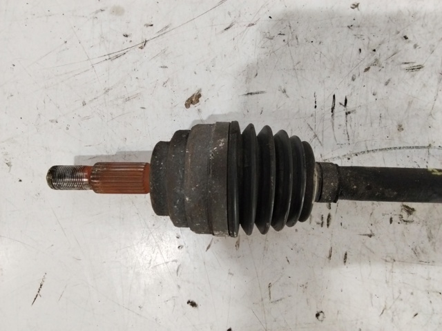8200626991 RENAULT Полуось (привод) передняя правая купить в Черкассы