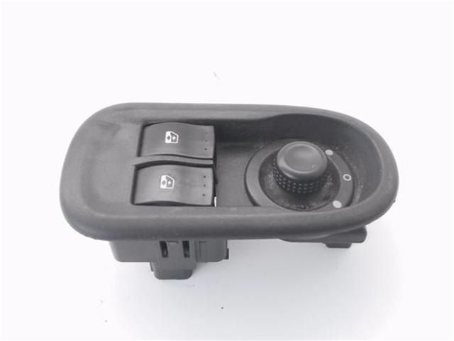 8200637849 RENAULT Панель (накладка) блока управления стеклоподъемником передняя левая купить в Киев
