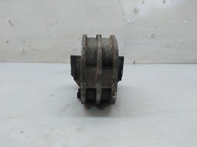 8200675064 RENAULT Задняя опора двигателя купить в Ровно
