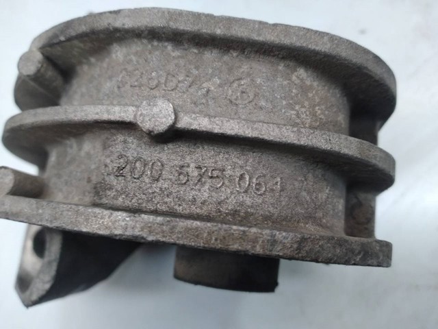 RENAULT 8200675064 Задняя опора двигателя в наличии Черкассы