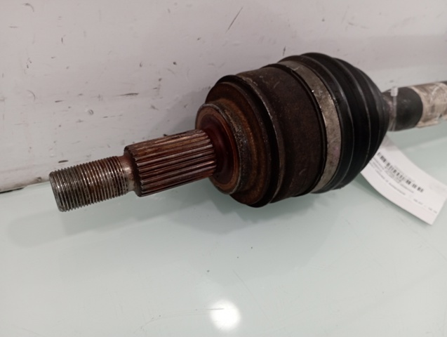 RENAULT 8200676172 Правая полуось в наличии Ирпень